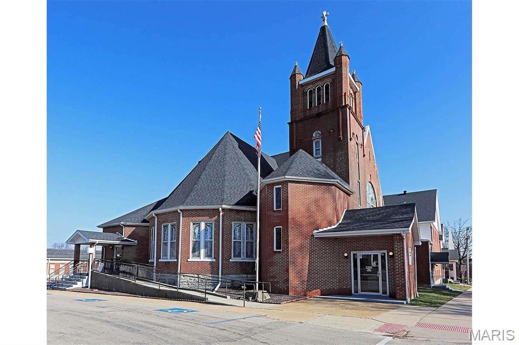 Photo of 305 W Columbia Farmington MO 63640