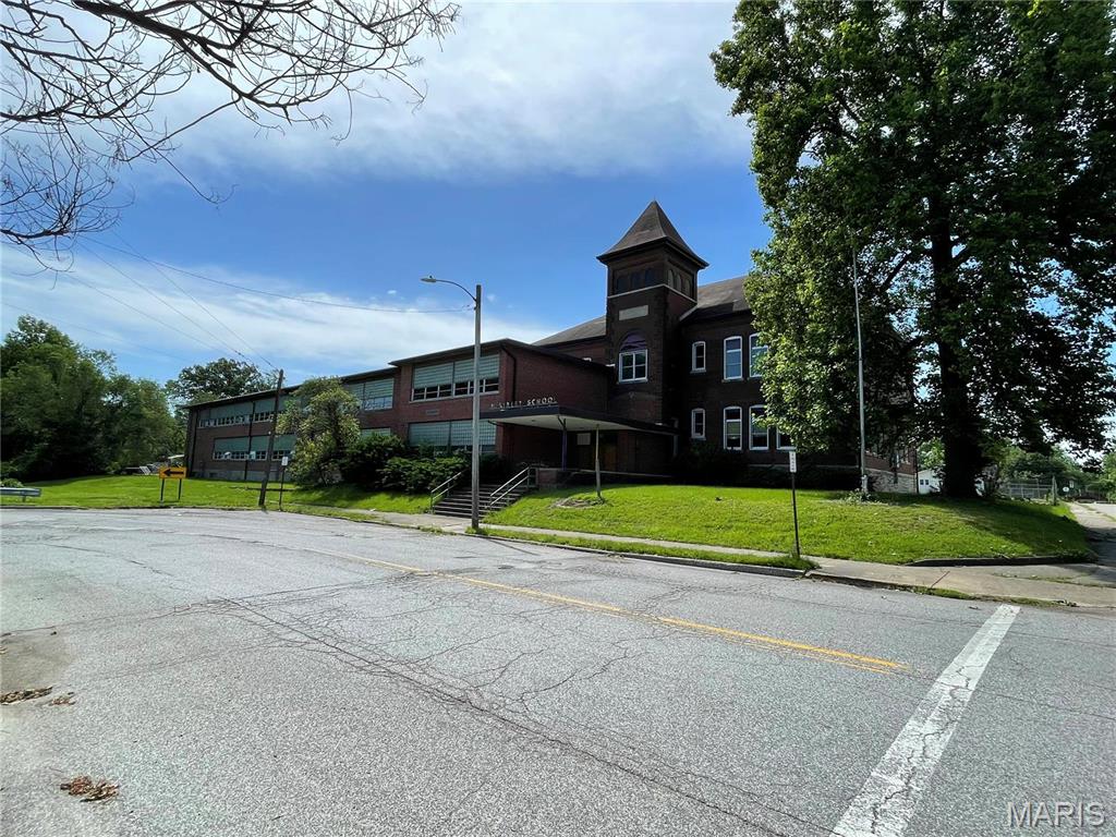 Photo of 121 W Elm Street Alton IL 62002