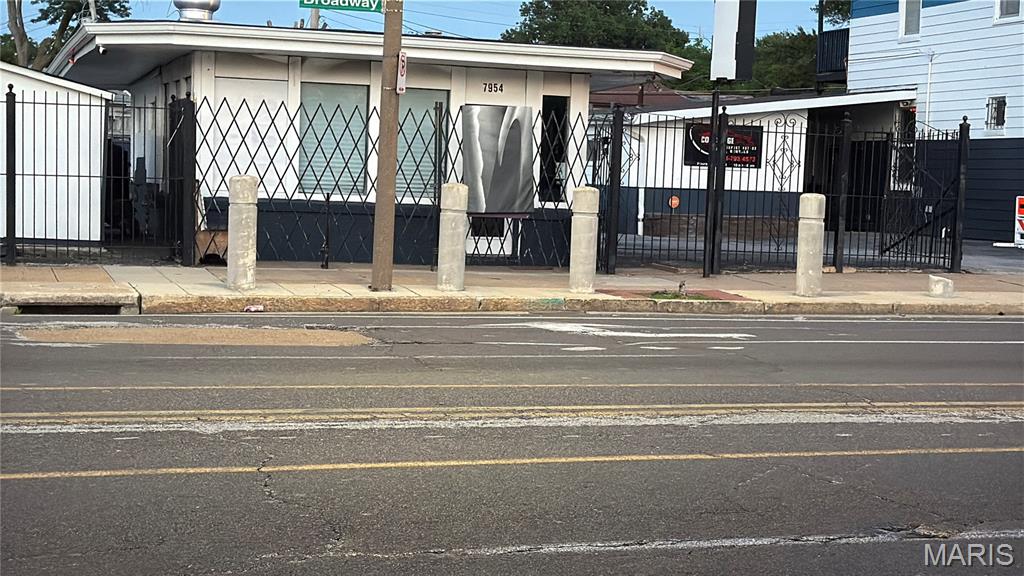 Photo of 7954 N Broadway St Louis MO 63147
