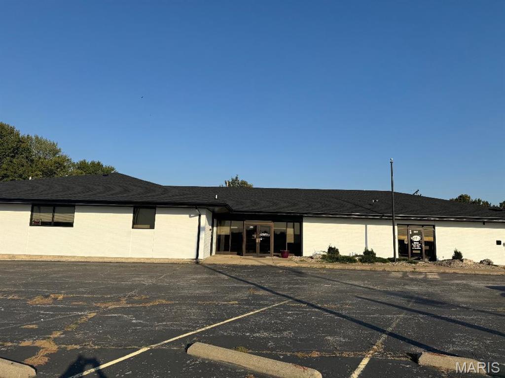 Photo of 203 S 6th Street Wood River IL 62095