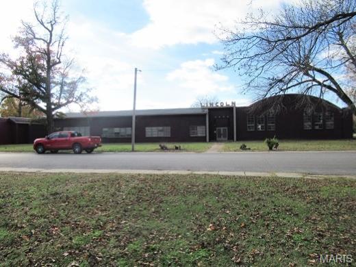 Photo of 229 Westgate Street Sikeston MO 63801