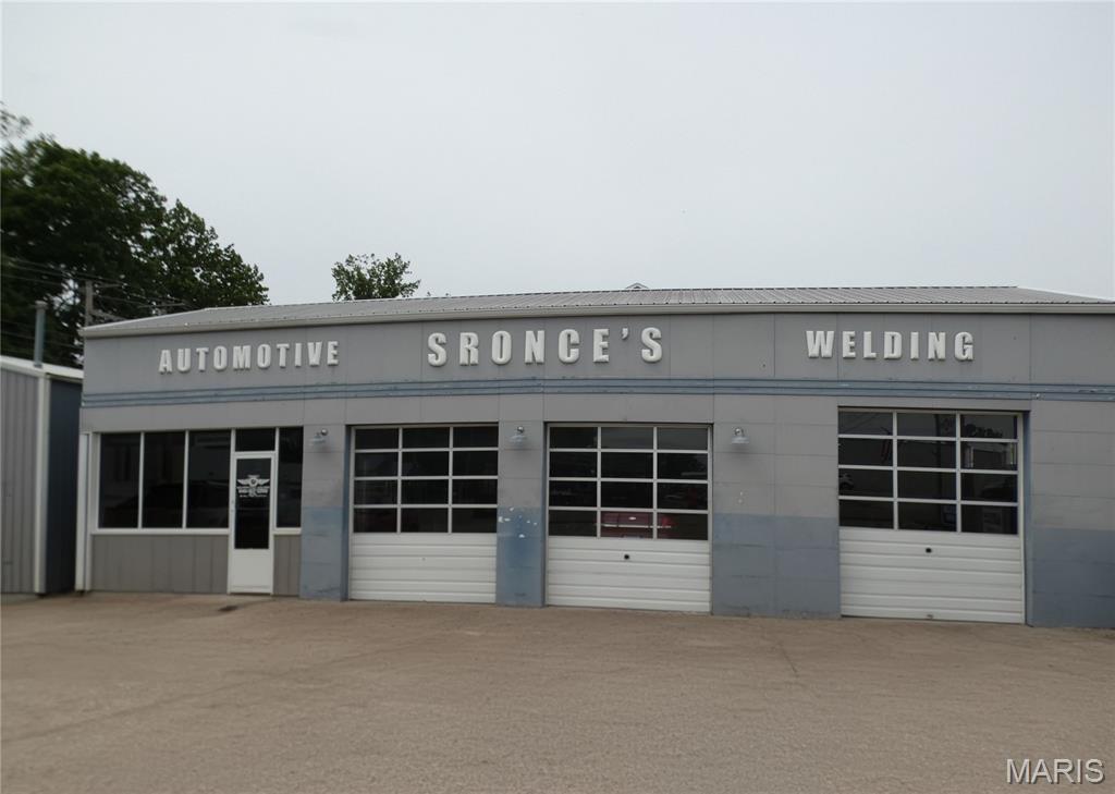 Photo of 105 W Water Street Pinckneyville IL 62274