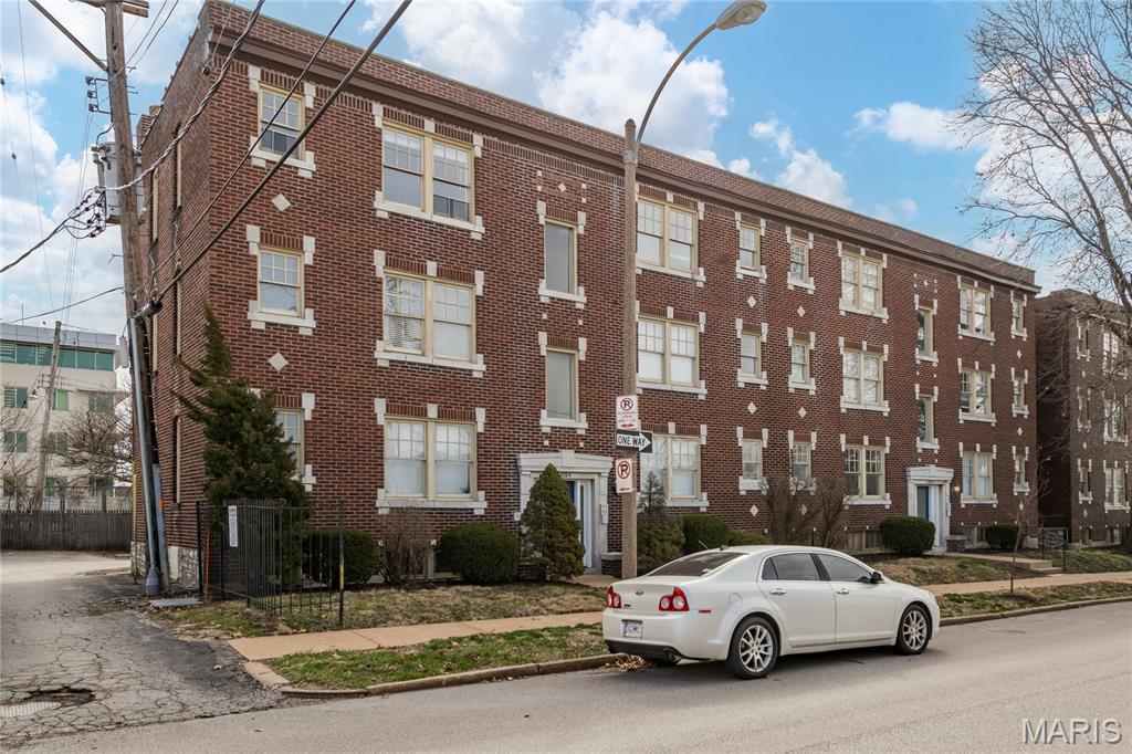 Photo of 1014 Oakview Place St Louis MO 63110