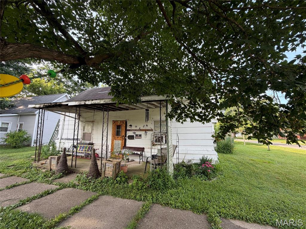 Photo of 623 W 2nd Street St Elmo IL 62458
