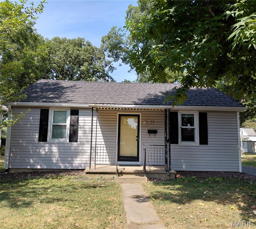 Photo of 25 W Oak Street Mascoutah IL 62258