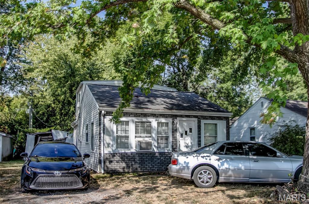 Photo of 959 Green Mount Lane Belleville IL 62220
