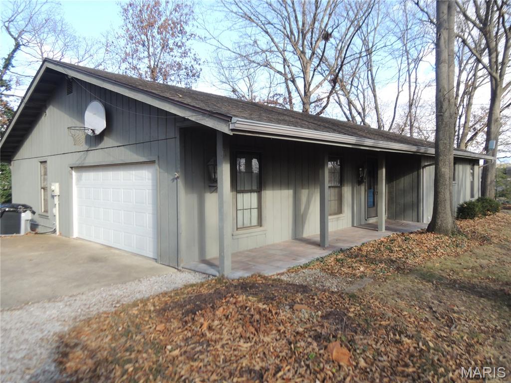 Photo of 16 Denzel Drive Greenville IL 62246