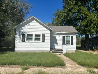 Photo of 406 W Gladys Street Sikeston MO 63801