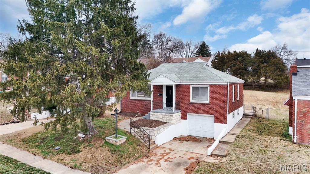 Photo of 813 Chain Of Rocks Drive St Louis MO 63137