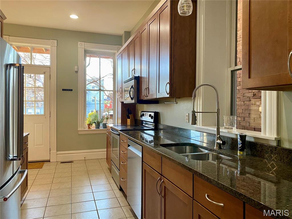 Photo of 1002 1/2 Allen Avenue St Louis MO 63104