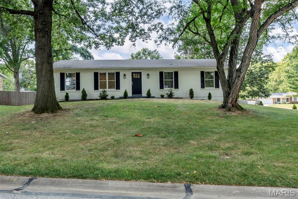 Photo of 1 Rendina Court Ellisville MO 63011