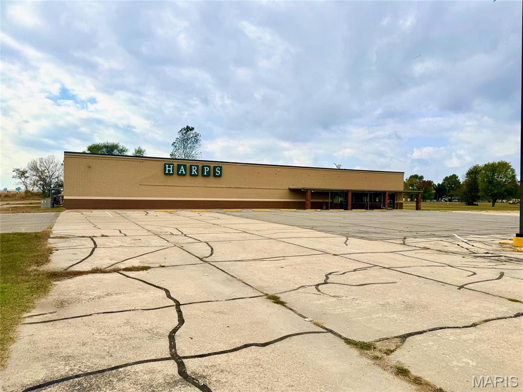 Photo of 881 S Walnut Street Bernie MO 63822