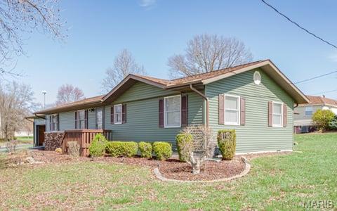 Photo of 1458 N Carlyle Road Vandalia IL 62471