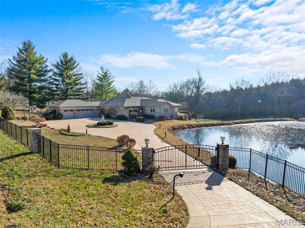 Photo of 6414 Country Club Road Washington MO 63090