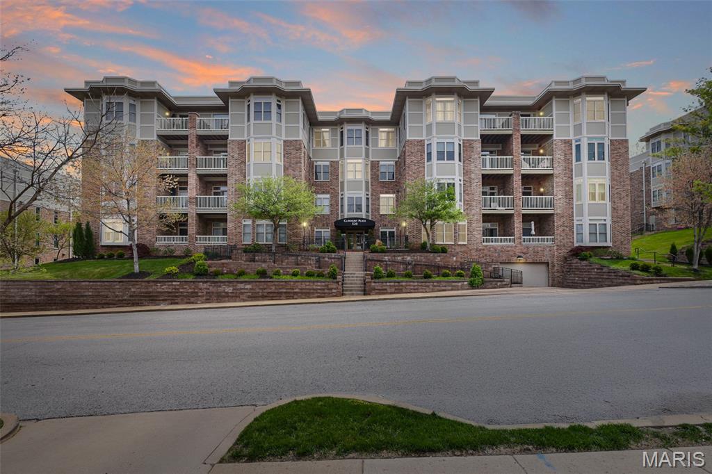 Photo of 520 North And South Road #105 St Louis MO 63130