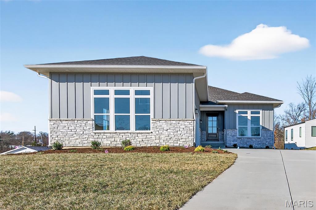 Photo of 11924 Santino Court Creve Coeur MO 63141