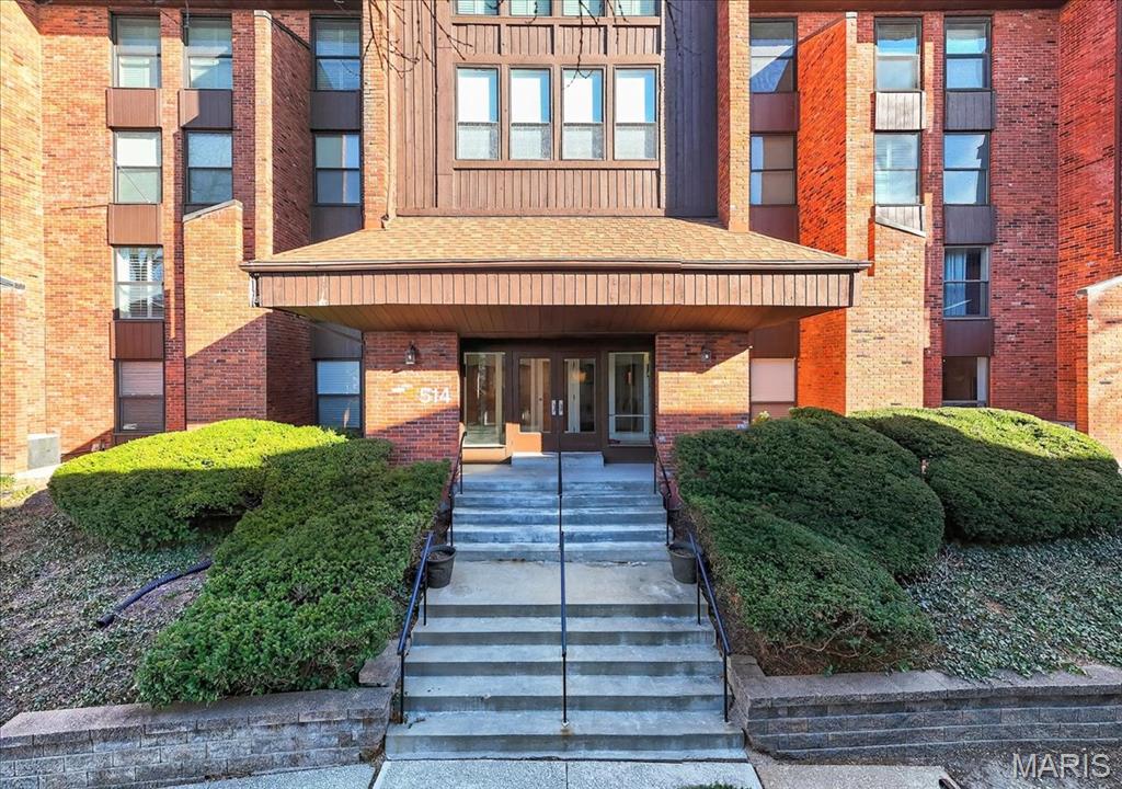 Photo of 514 Coeur De Royale Drive #105 St Louis MO 63141