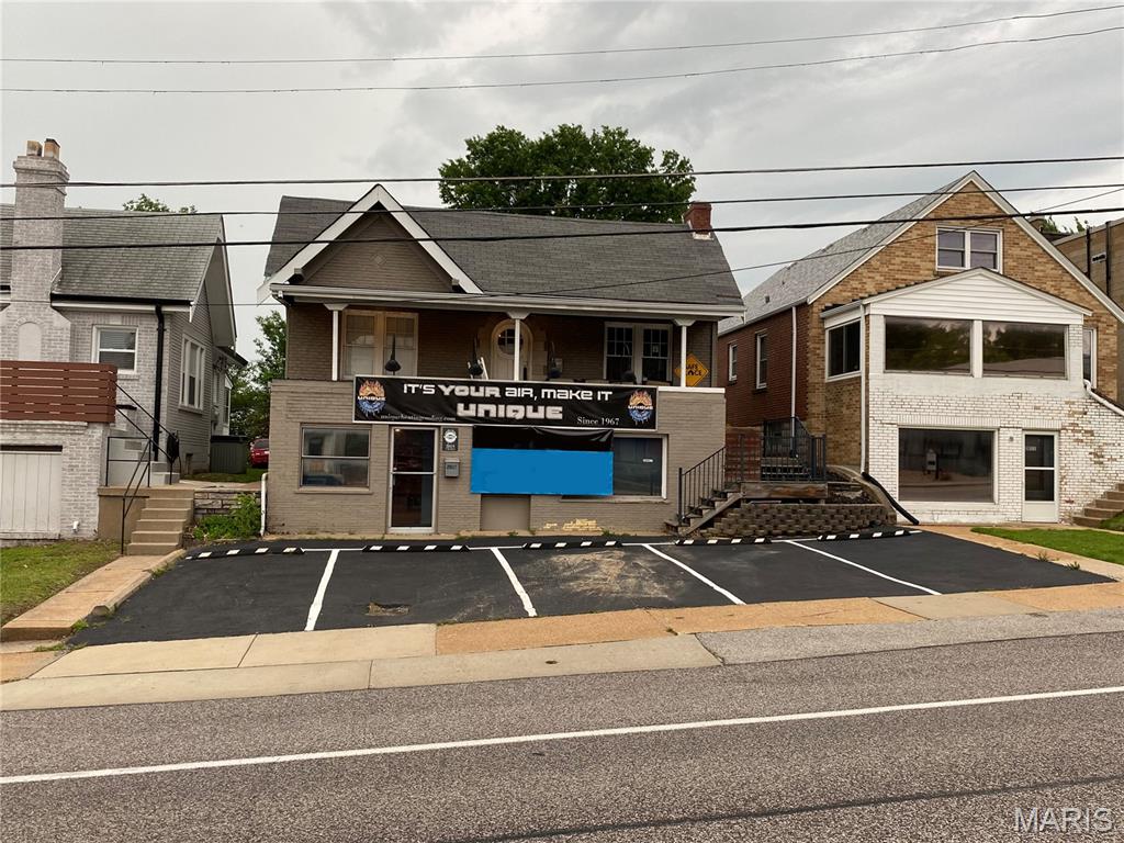 Photo of 2015 S Big Bend Boulevard Maplewood MO 63117