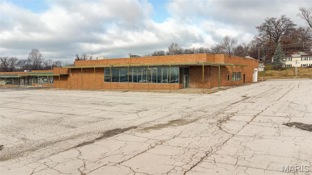 Photo of 655 Berkshire Boulevard East Alton IL 62024