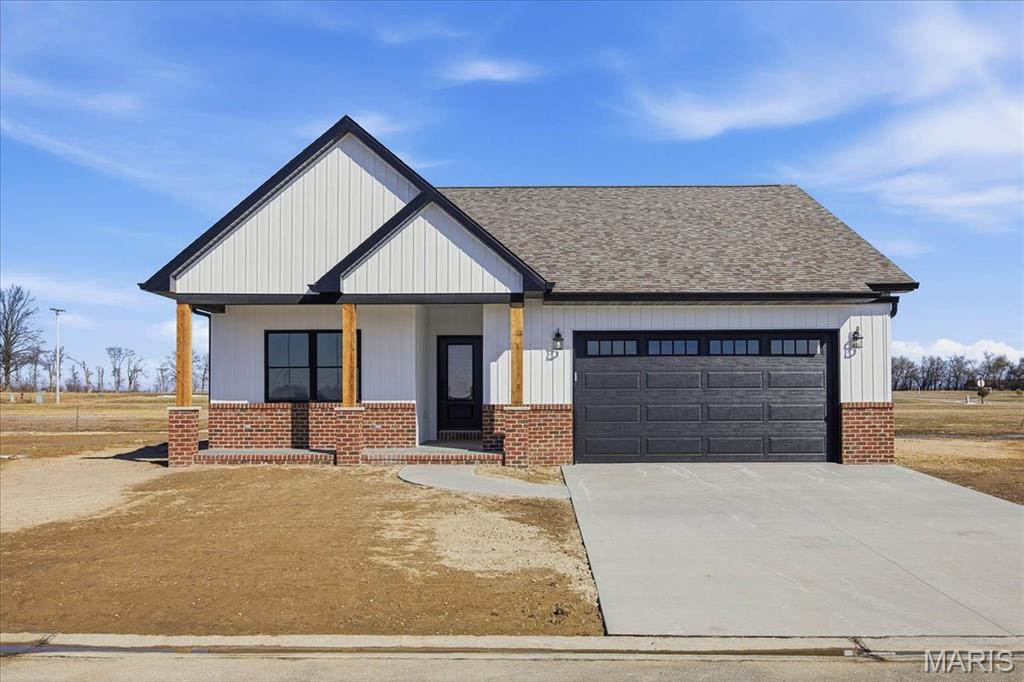 Photo of 16617 Pembrooke Court Carlyle IL 62231