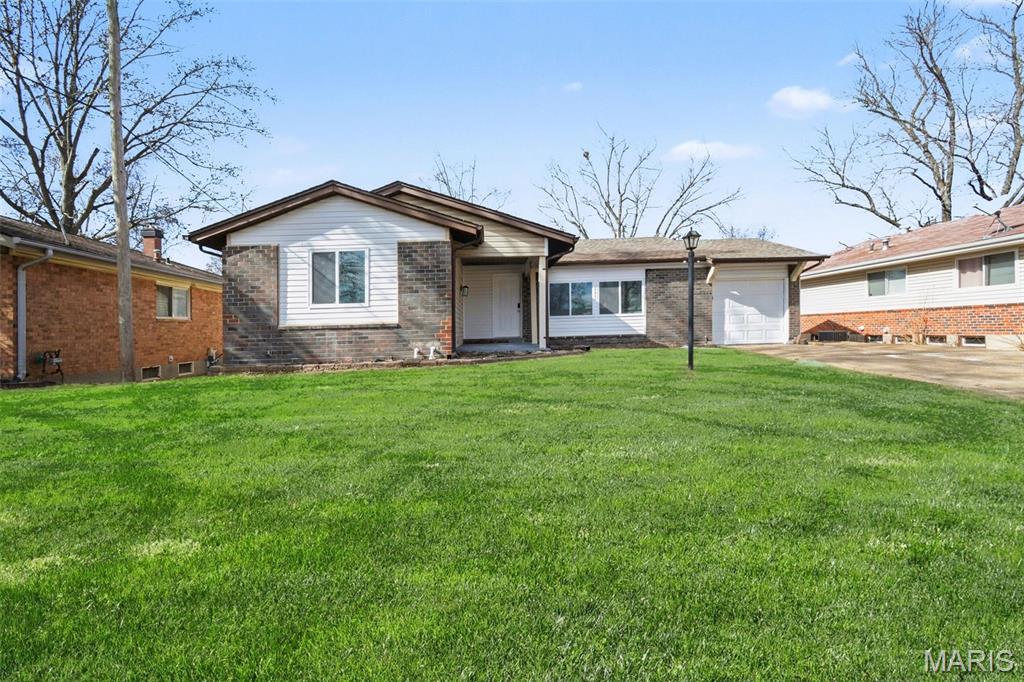 Photo of 2855 Devonshire Drive Florissant MO 63033