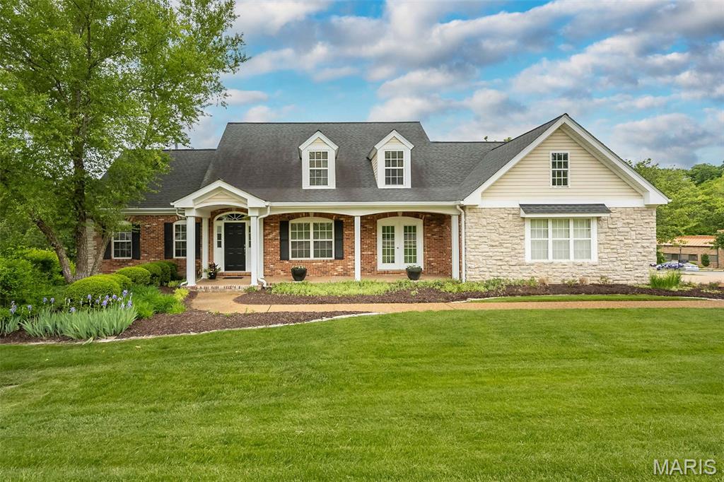 Photo of 102 Seabrook Court Chesterfield MO 63017