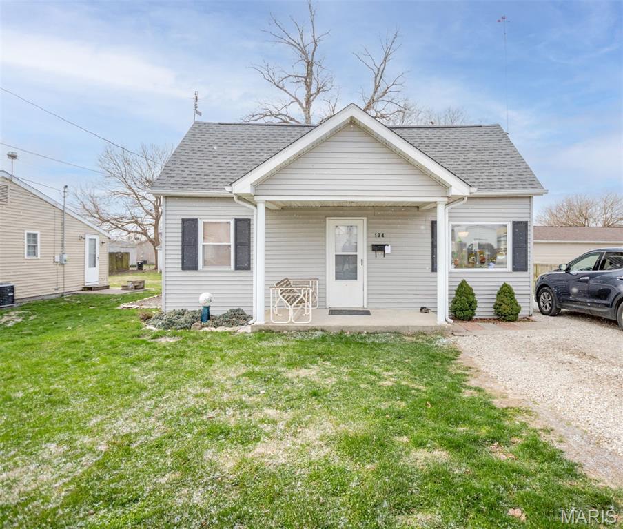 Photo of 104 Hazel Street Jerseyville IL 62052
