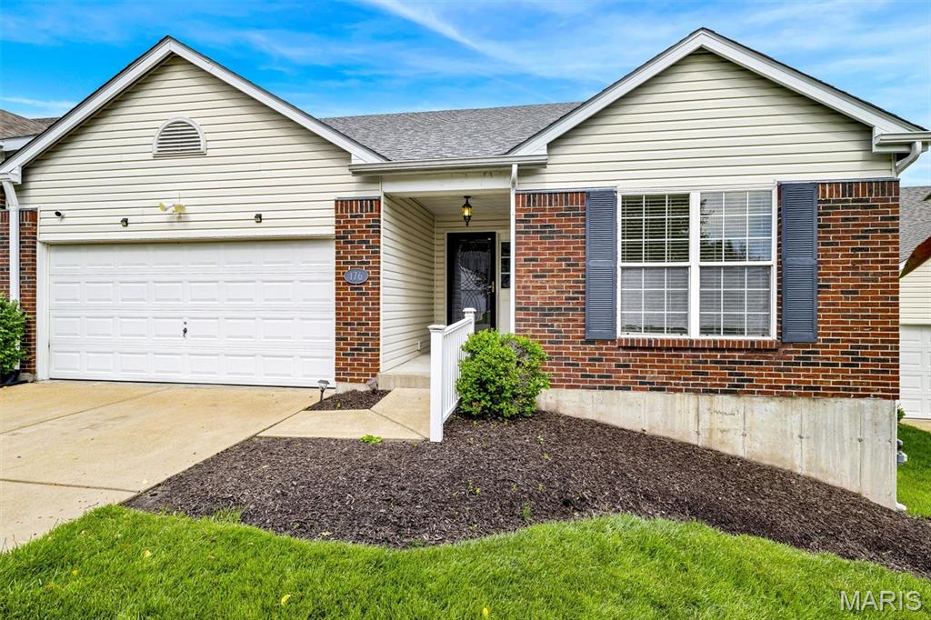 Photo of 176 Carytown Lane Florissant MO 63034