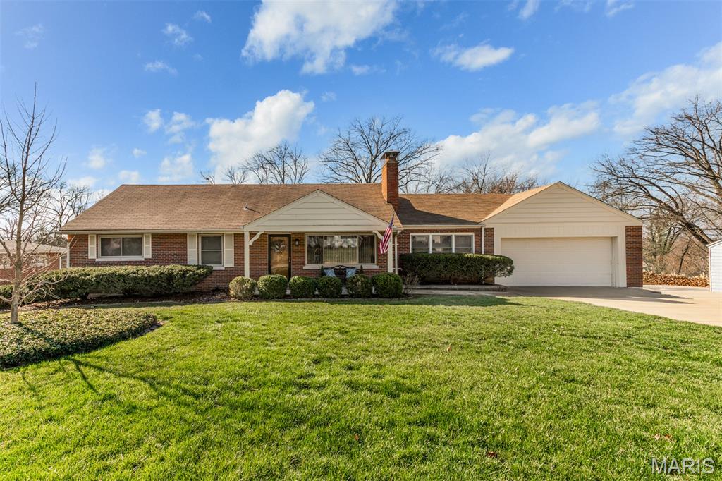 Photo of 12 Winslow Lane Des Peres MO 63131