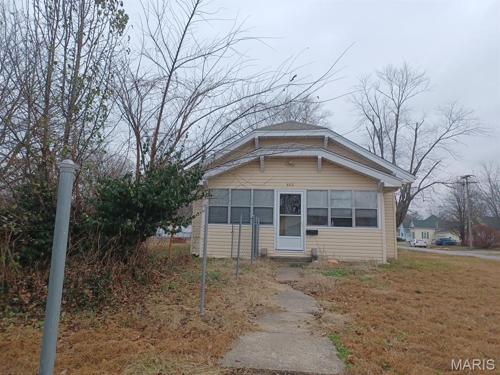 Photo of 302 N 3rd Street Chaffee MO 63740