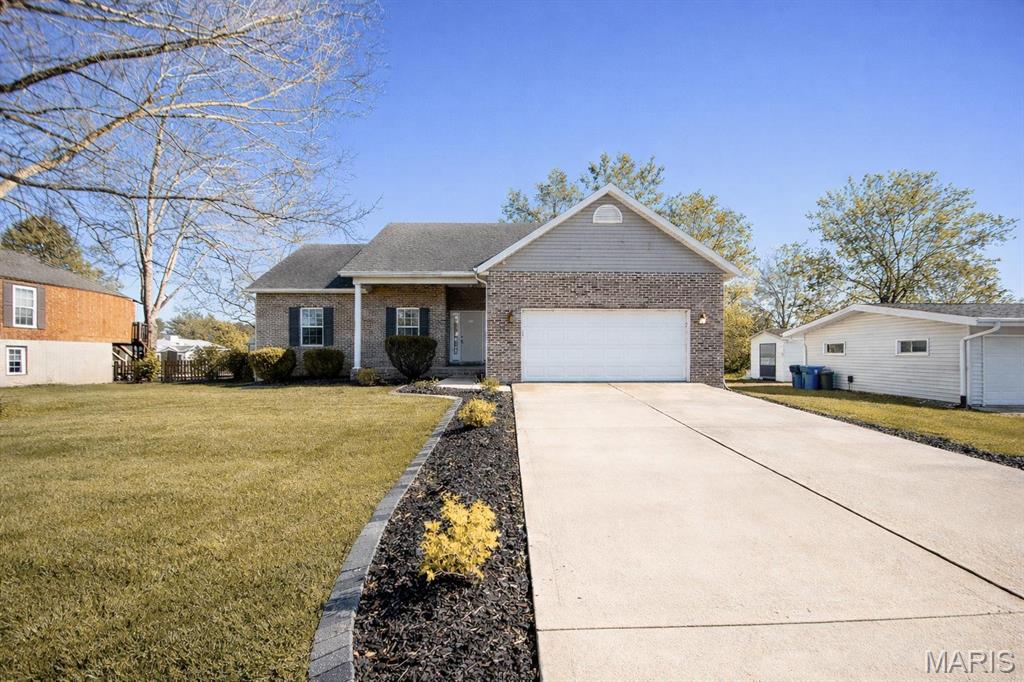 Photo of 381 High Point Drive Edwardsville IL 62025