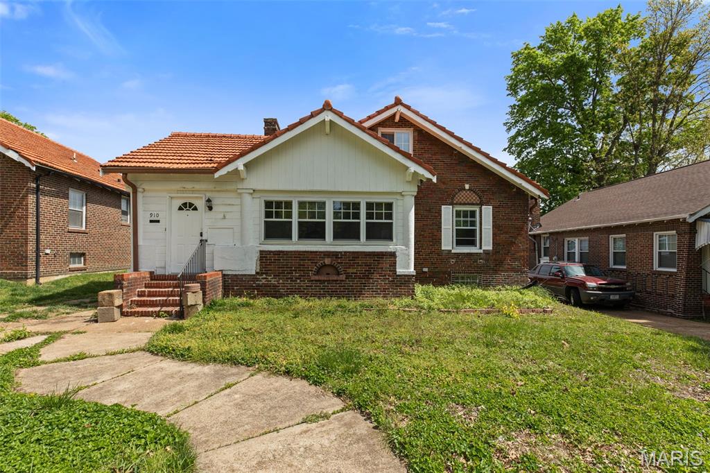 Photo of 910 Country Club Drive Pasadena Park MO 63121