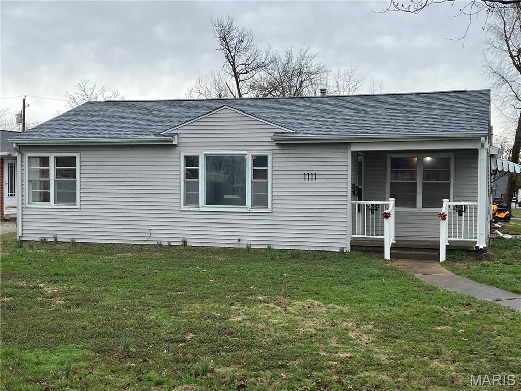 Photo of 1111 Mulliken Street Carlyle IL 62231