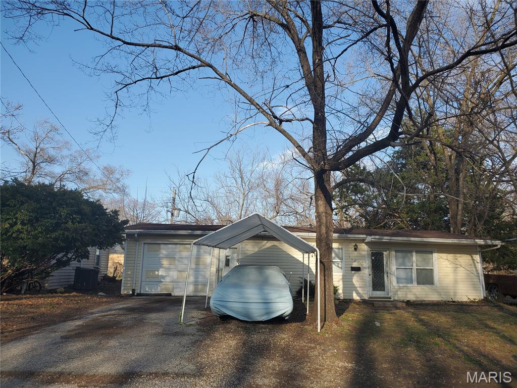 Photo of 1121 St Helena Drive Cahokia IL 62206