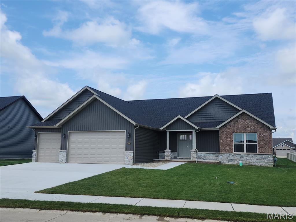 Photo of 308 George Bush Boulevard Troy IL 62294