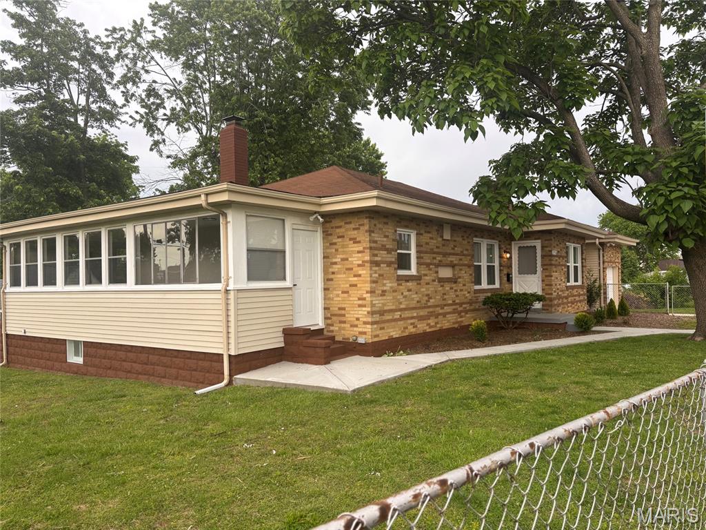 Photo of 2555 Telegraph Road Mehlville MO 63125
