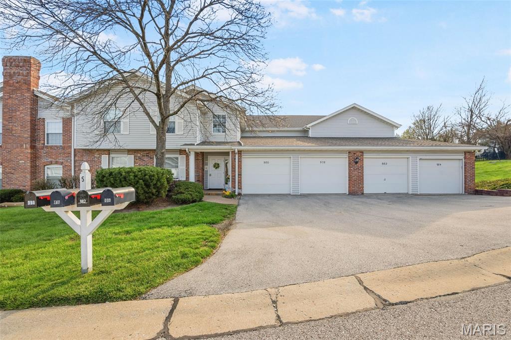 Photo of 978 Windstream Drive #39 St Peters MO 63376