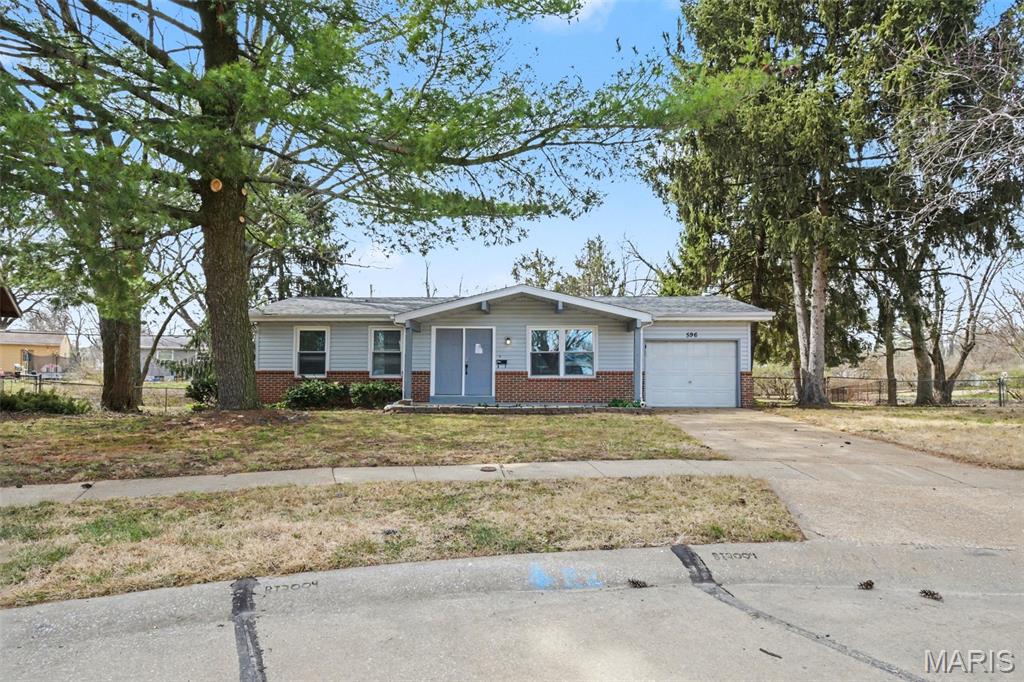 Photo of 596 Haventree Drive Hazelwood MO 63042