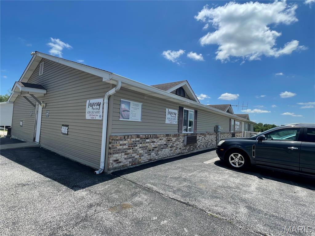 Photo of 120 East Avenue #5 Winfield MO 63389