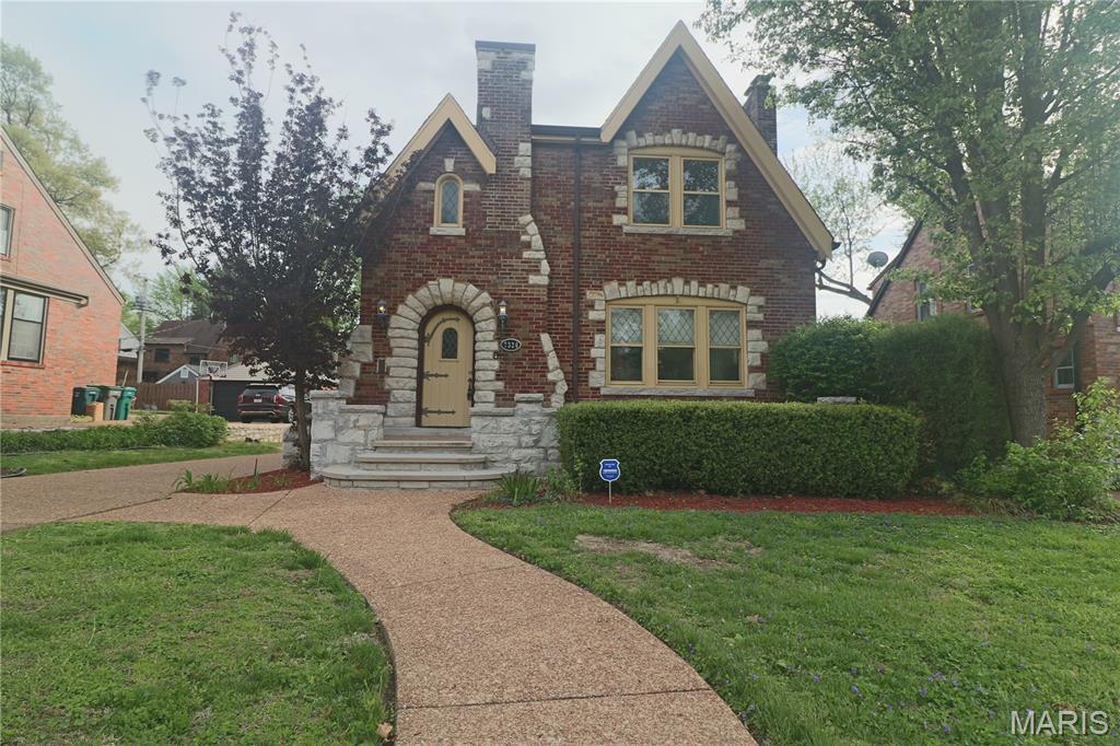 Photo of 7326 Country Club Drive St Louis MO 63121
