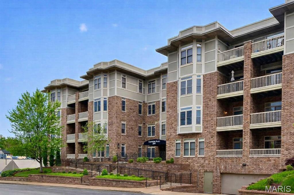 Photo of 540 N And South Road #103 University City MO 63130