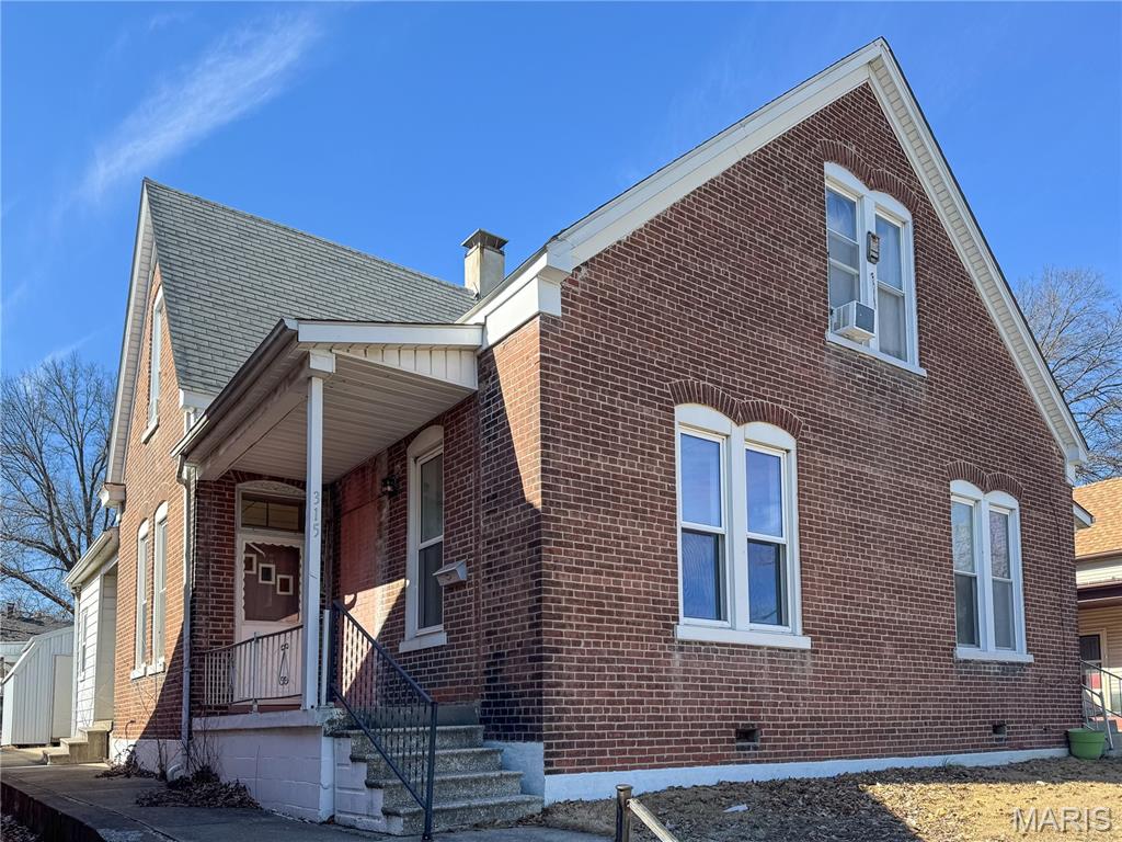 Photo of 315 N 4th St Belleville IL 62220