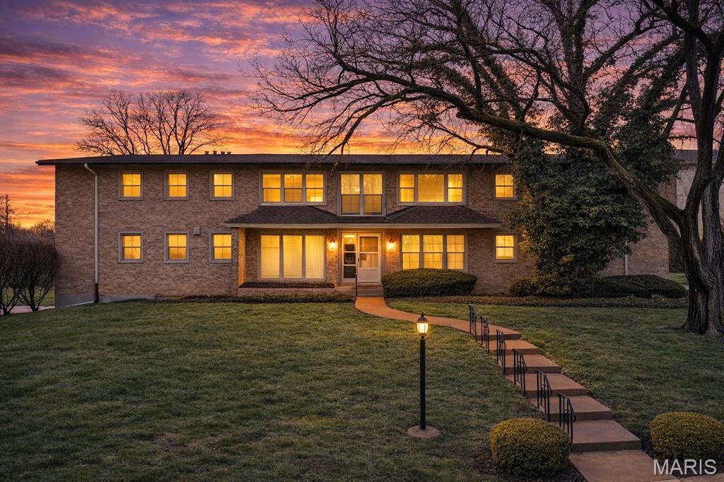 Photo of 2 Delcrest Court #102 St Louis MO 63124