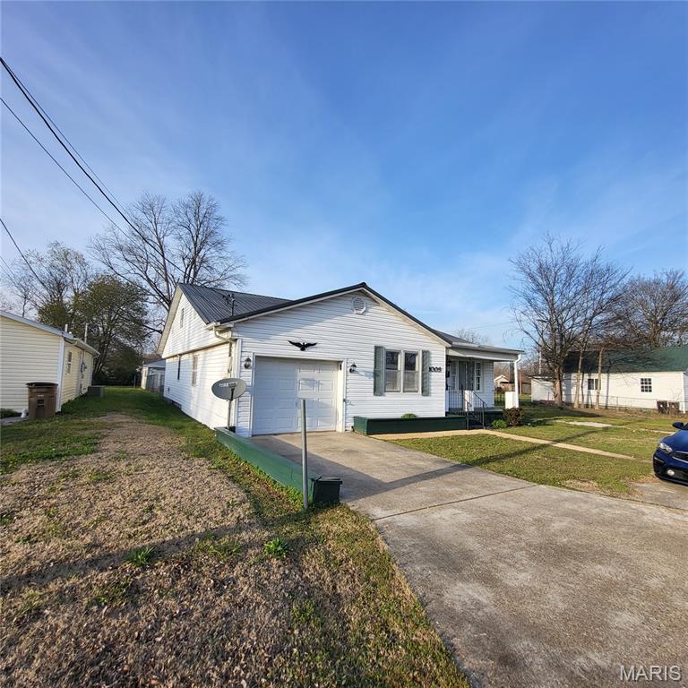 Photo of 1009 Nickey Street Poplar Bluff MO 63901