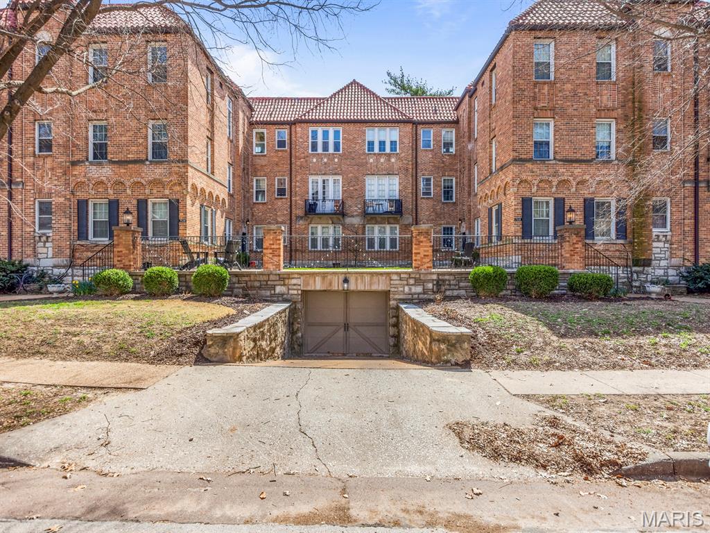 Photo of 7532 Cromwell Dr. #2N Clayton MO 63105