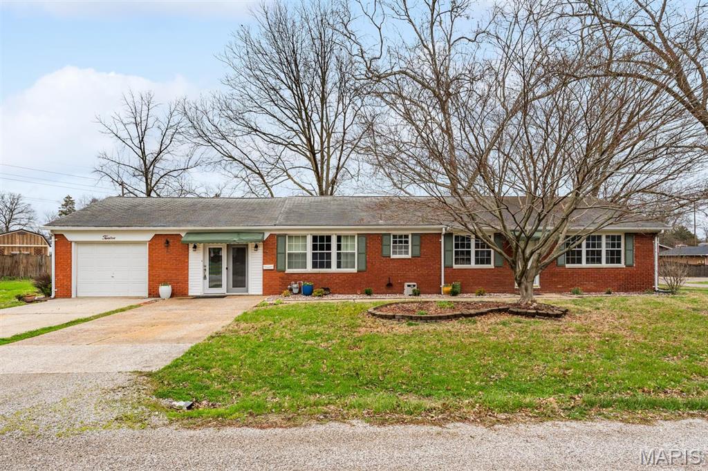 Photo of 12 Saint James Avenue Swansea IL 62226
