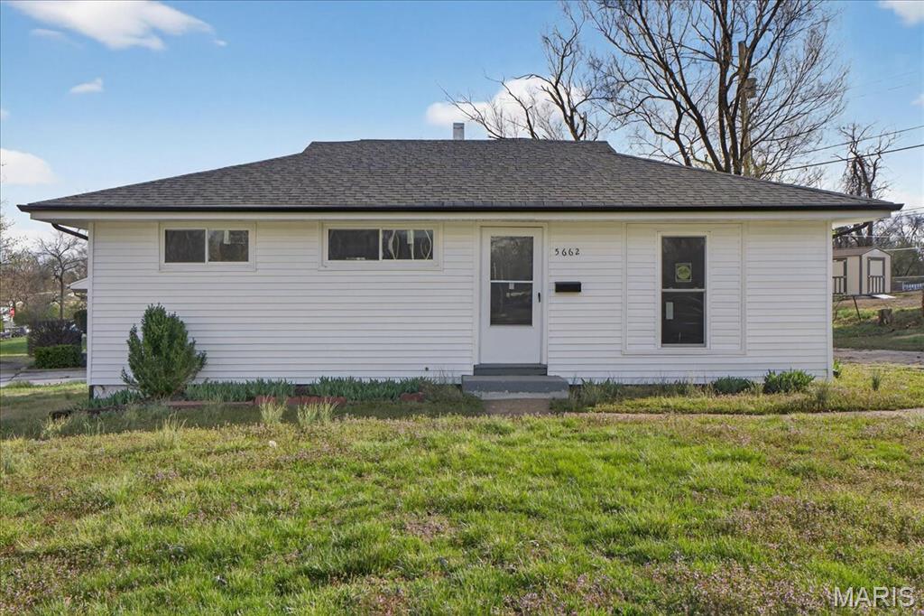 Photo of 5662 Parchester Drive Ferguson MO 63121