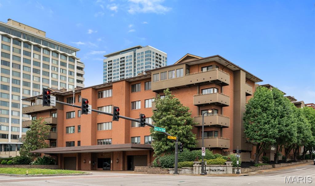 Photo of 250 S Brentwood Boulevard #1F Clayton MO 63105