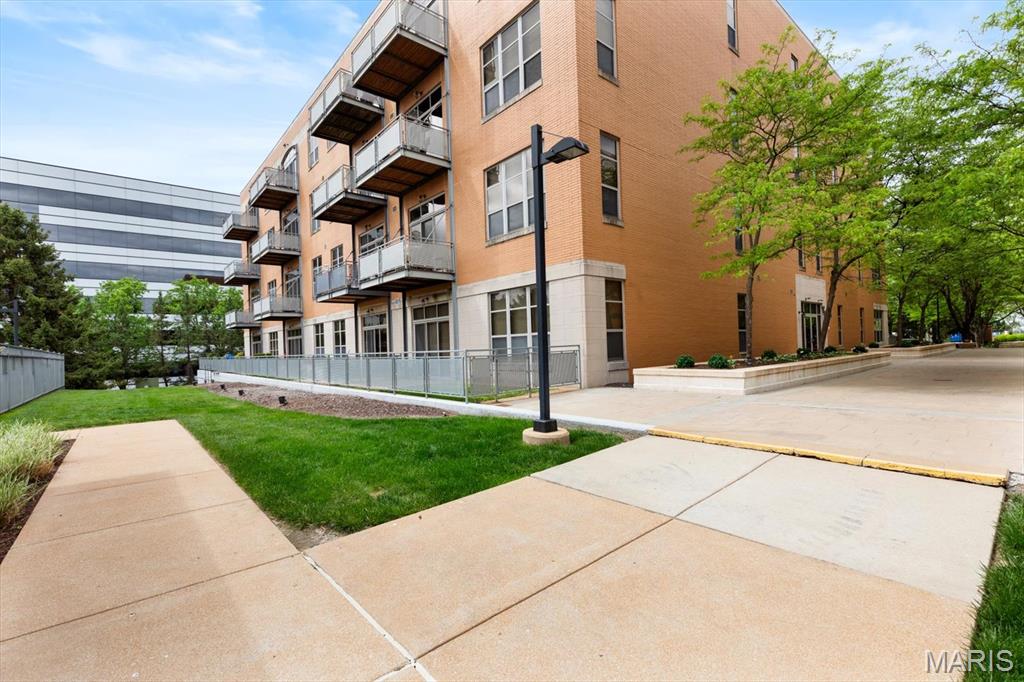 Photo of 630 Emerson Road #404 Creve Coeur MO 63141
