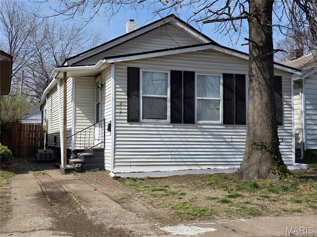 Photo of 2107 Monroe Street Granite City IL 62040